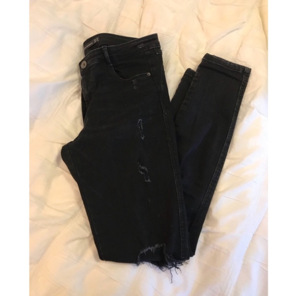 ZARA Distressed black jeans!